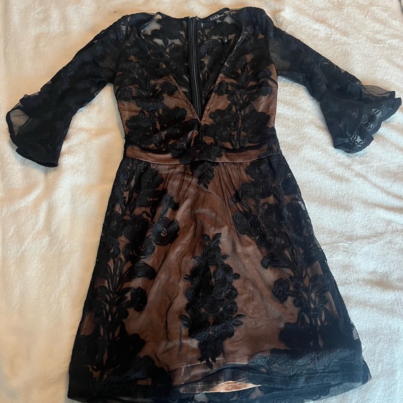 NWOT For Love & Lemons Dress - Picture 3 of 4